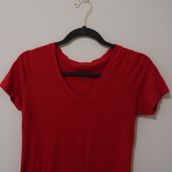 plain v neck tee - Picture 2 of 3